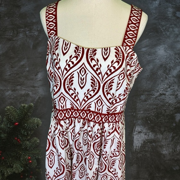 NWT Talbots Modern Poplin Fit & Flare Dress in White/Sangria Bohemian Medallion - Picture 6 of 16